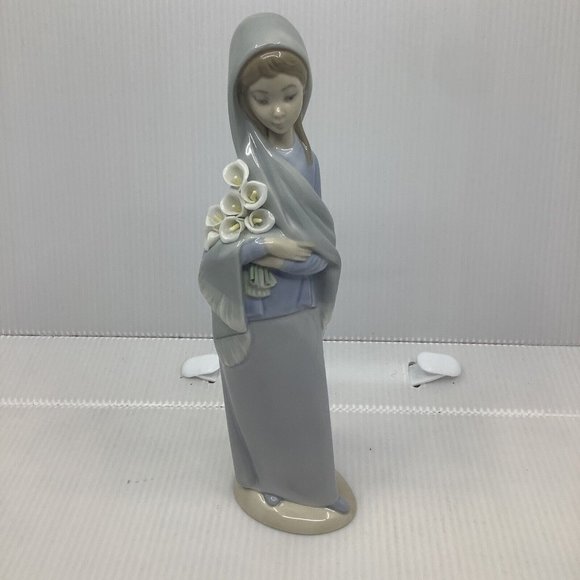 Vintage  LLADRO GRACEFUL Lady With Calla Lillies Flowers #4650 * RETIRED * - Picture 1 of 10